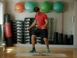 Balance training for surfers with the MFT Indoor Board (on the MFT Fit Pro Mat)
